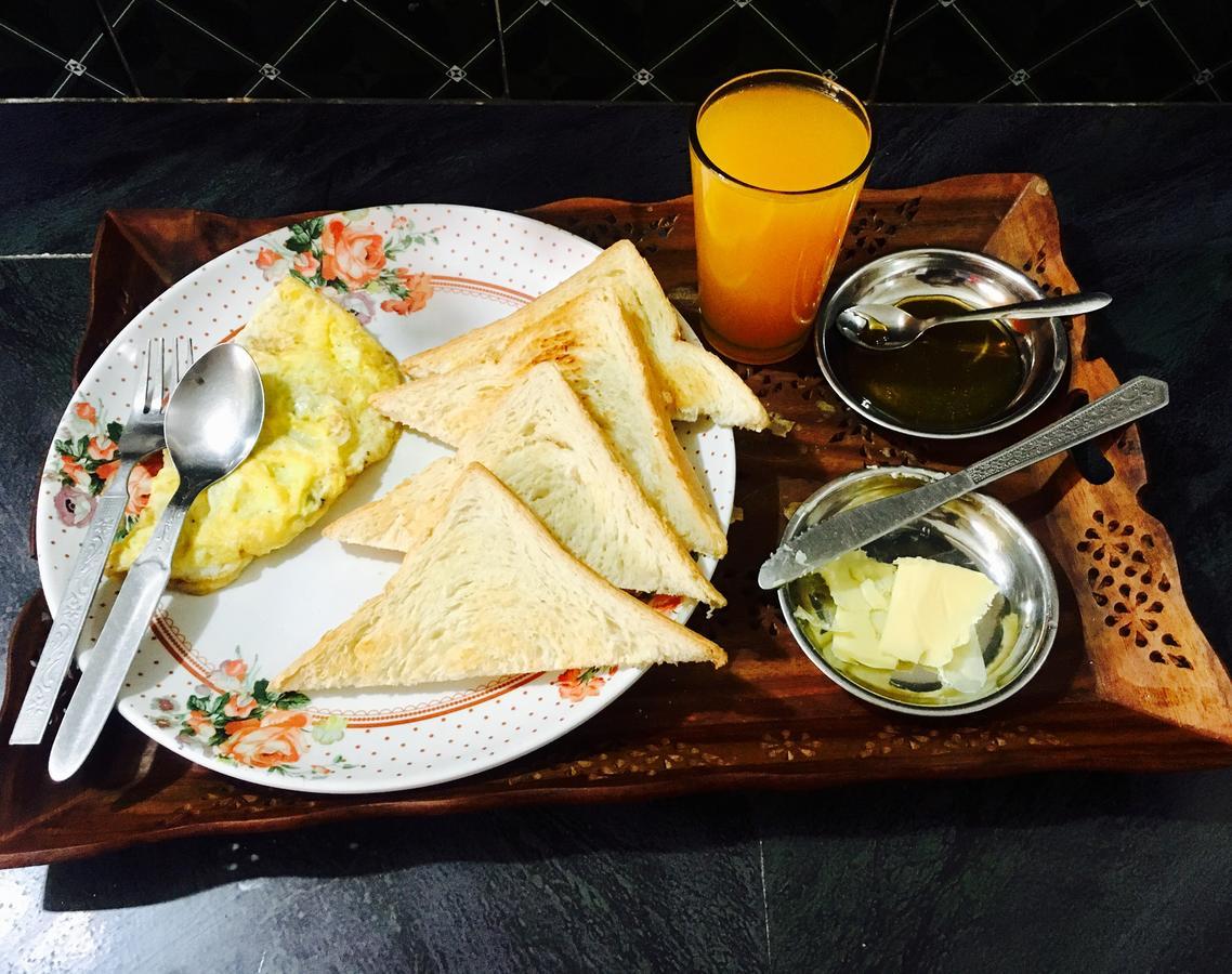 Shrestha Hotel&Restaurant Bandipur Exterior foto